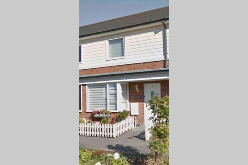 Вілла Comfy 2 Bed House Located At Wareham Train Station Екстер'єр фото